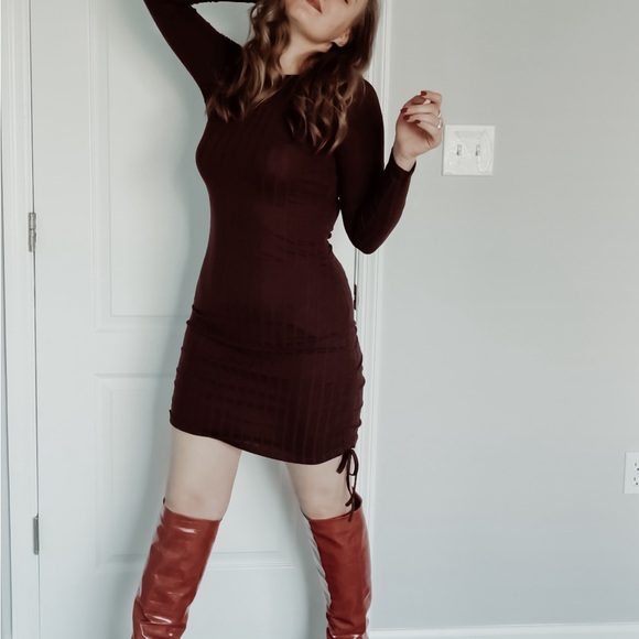 Dresses & Skirts - Brown long sleeve side ruched dress